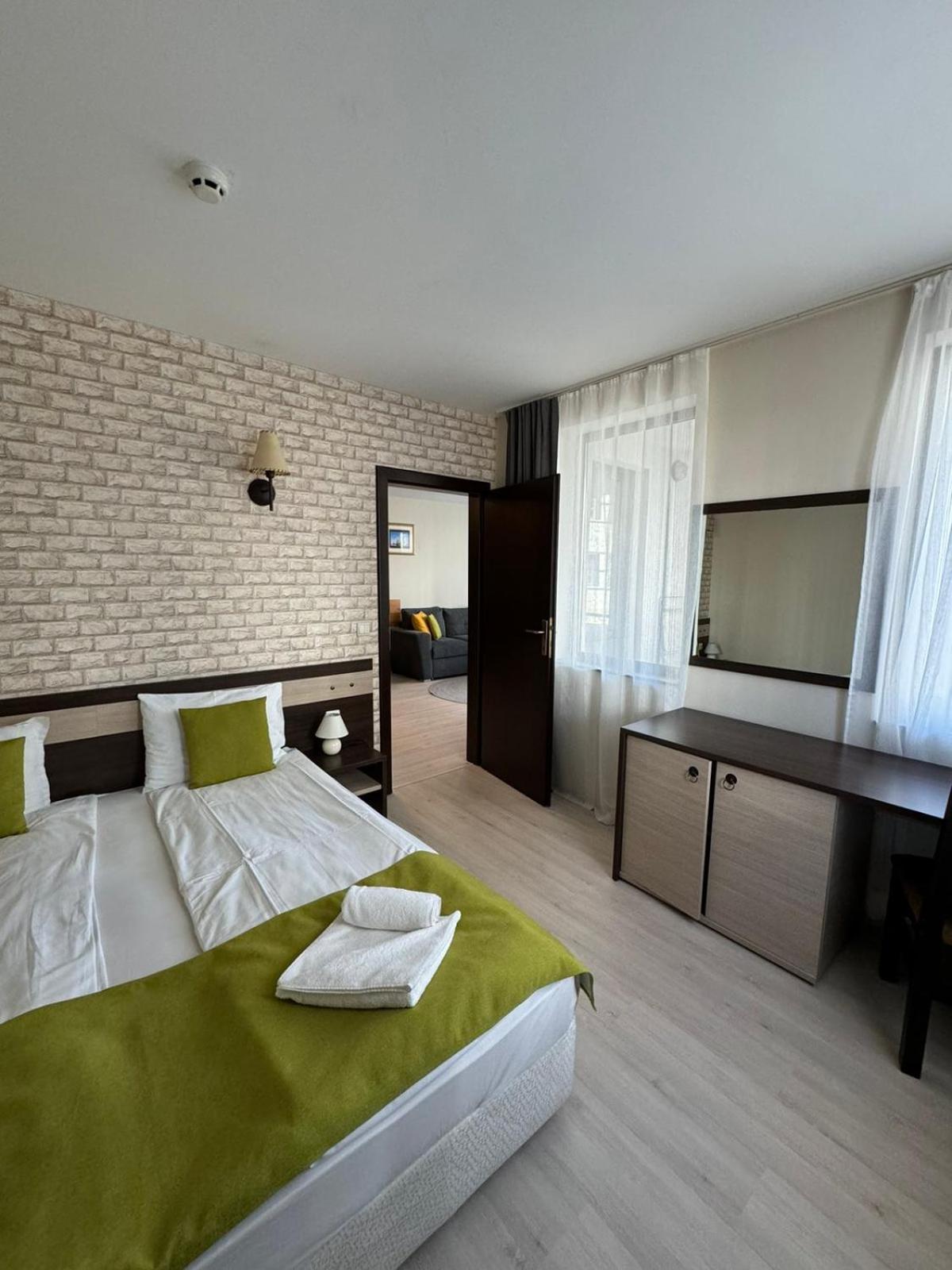 Aparthotel Dream 3*
